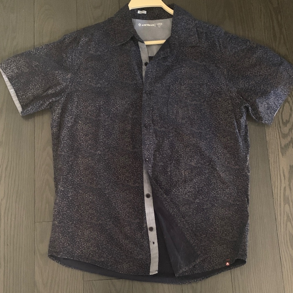 Airwalk Black and Gray Casual Button Down Shirt shirt sleeve